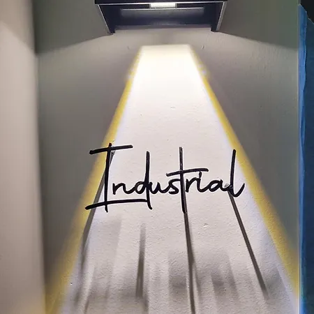 Industrial - Le Petit Bati Apartment *